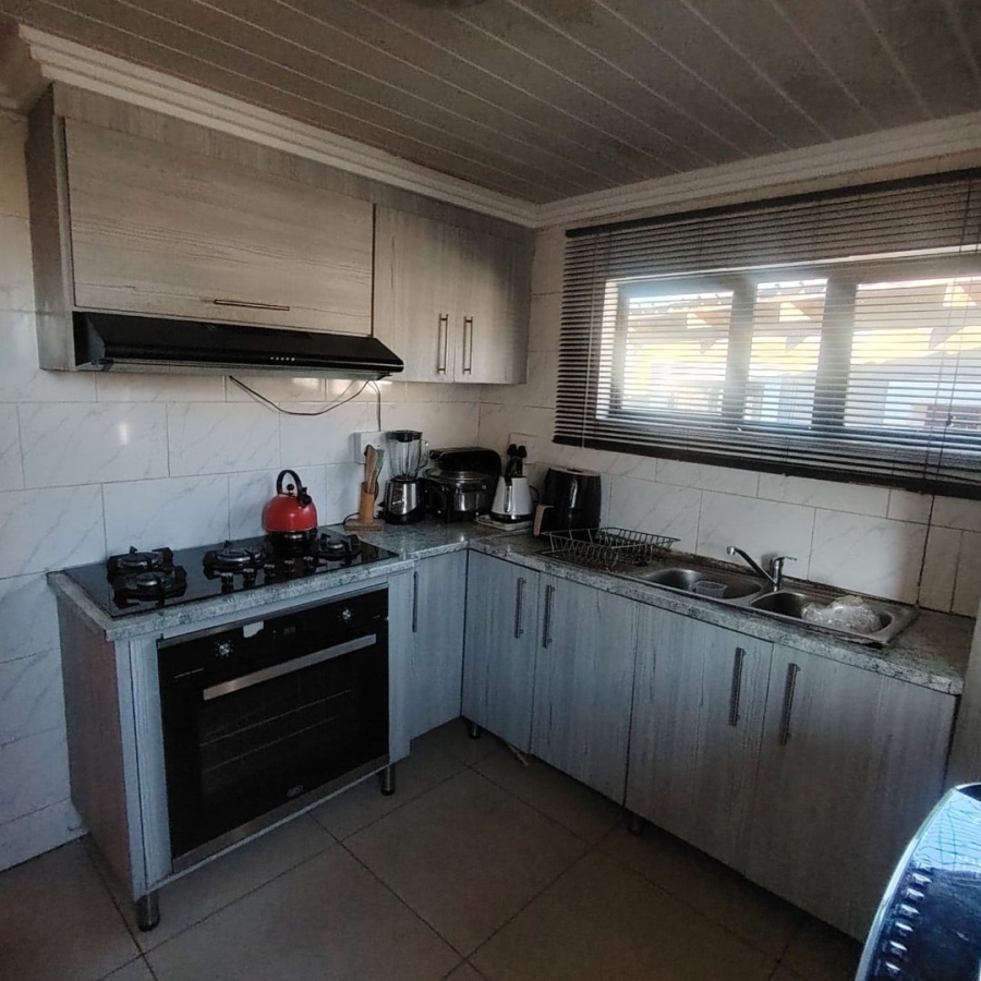 5 Bedroom Property for Sale in Mdantsane Eastern Cape